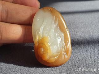 如何分辨和田玉吊坠的真假?